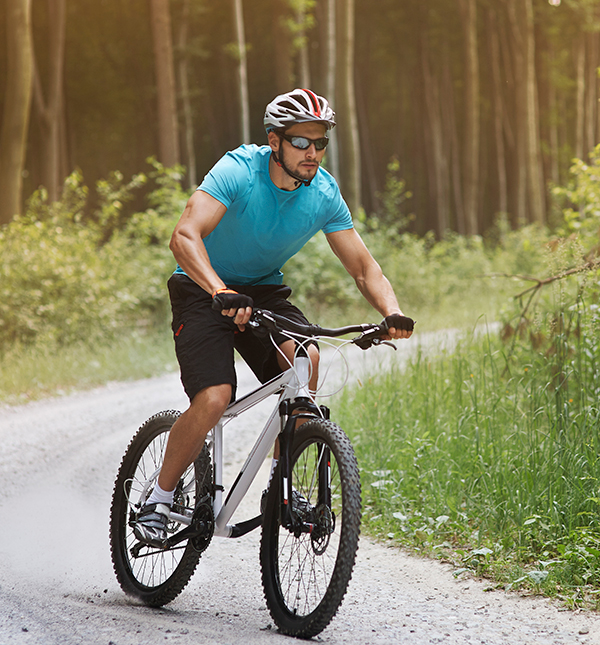 Mann auf Gravel Bike>